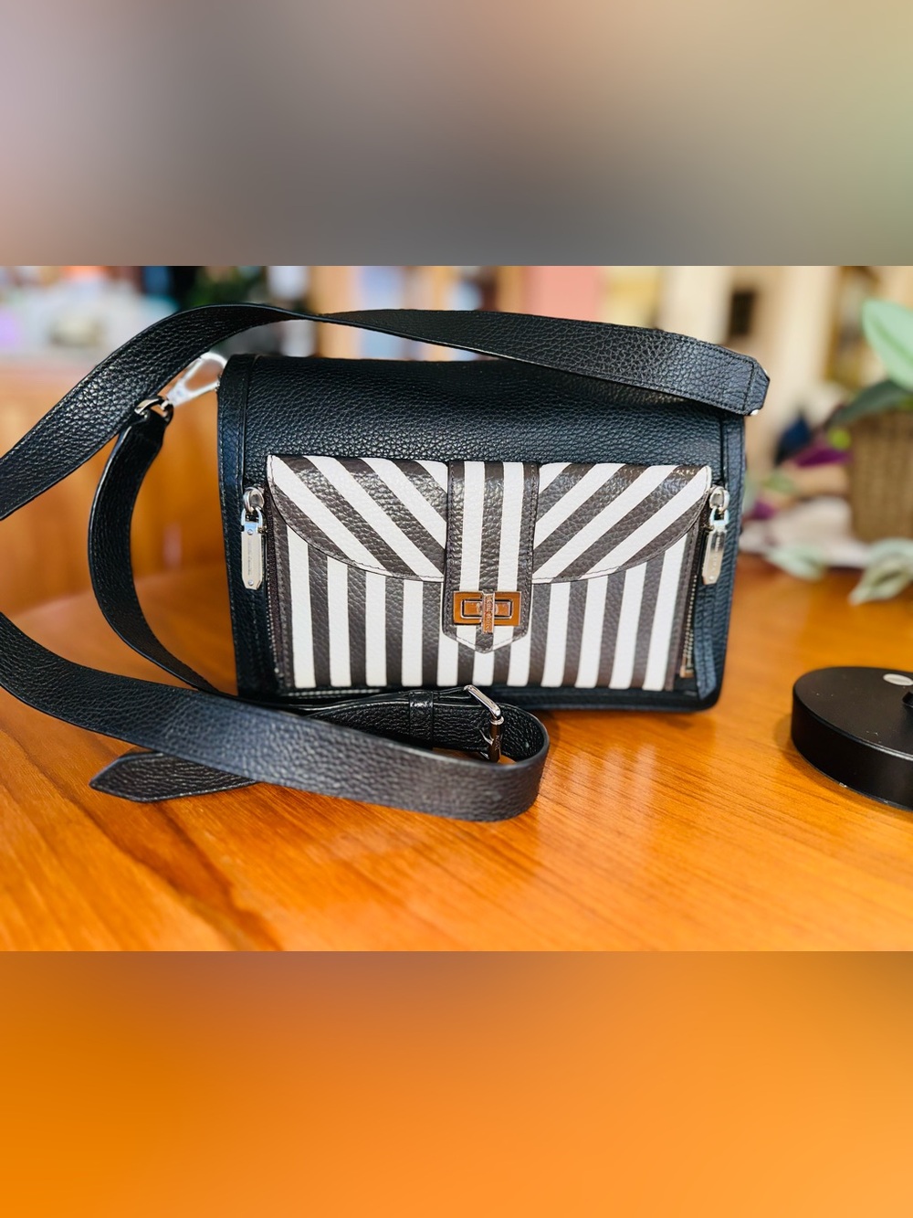 Henri Bendel New York Rivington 2-in-1 Flap Crossbody Bag & Envelope Clutch Set - Picture 6 of 16